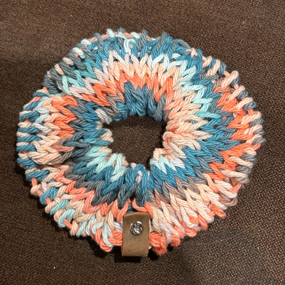 Hand Crafted knitted hair scrunchie - Picture 1 of 4